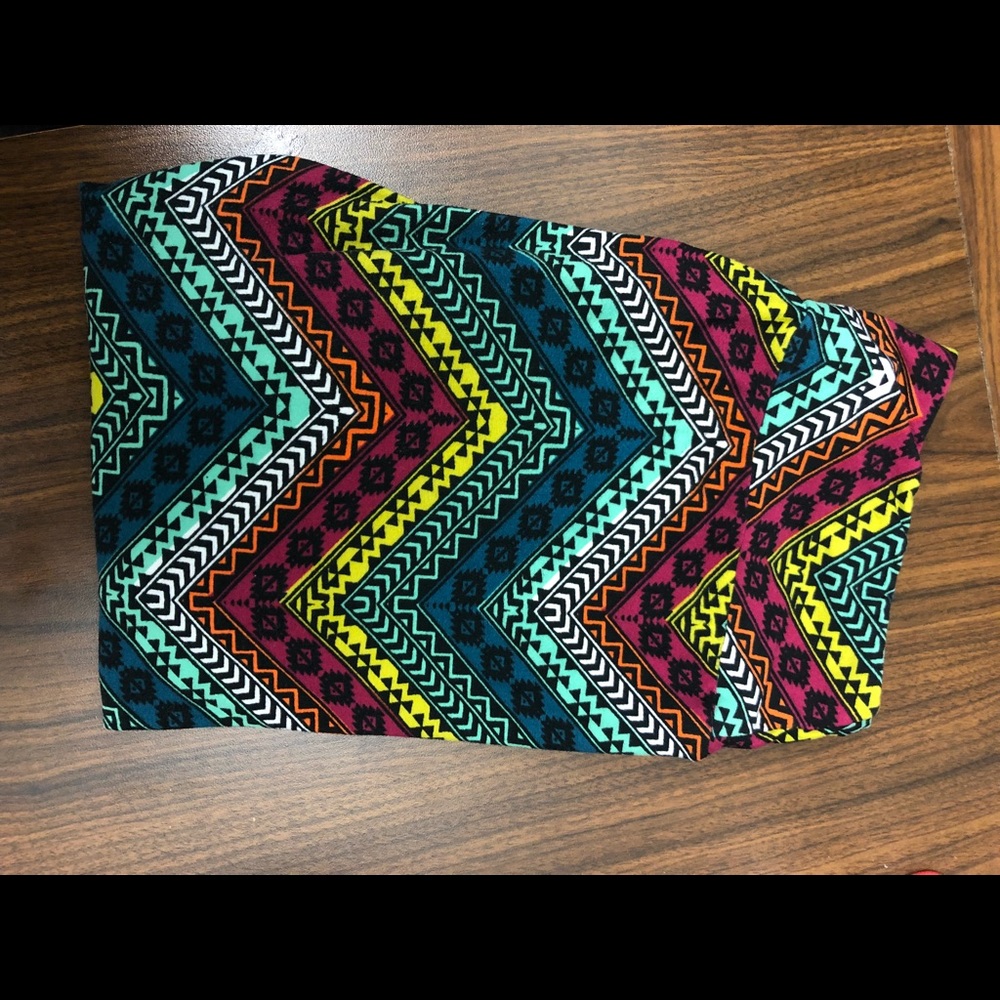 OS Lularoe brand leggings.